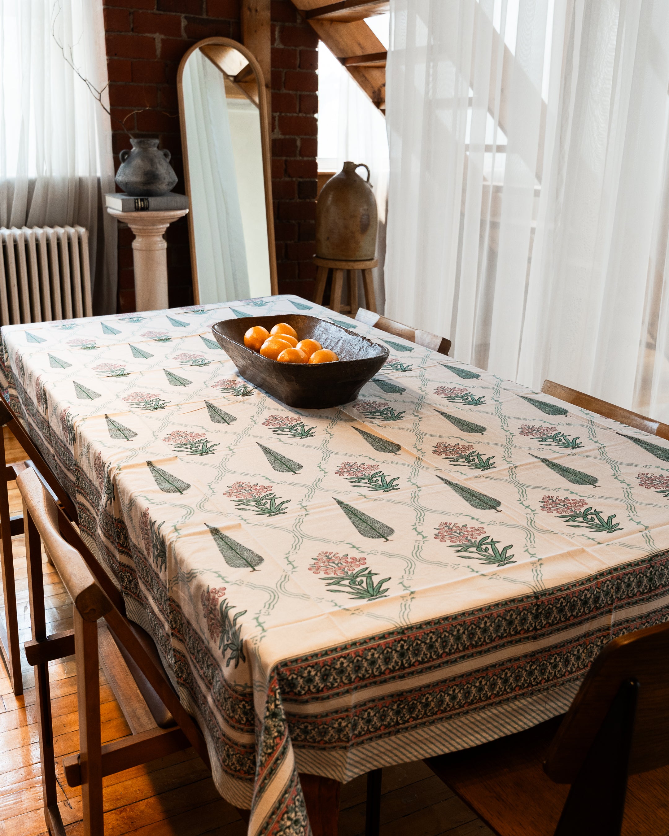 Palace Courtyard Table Cloth