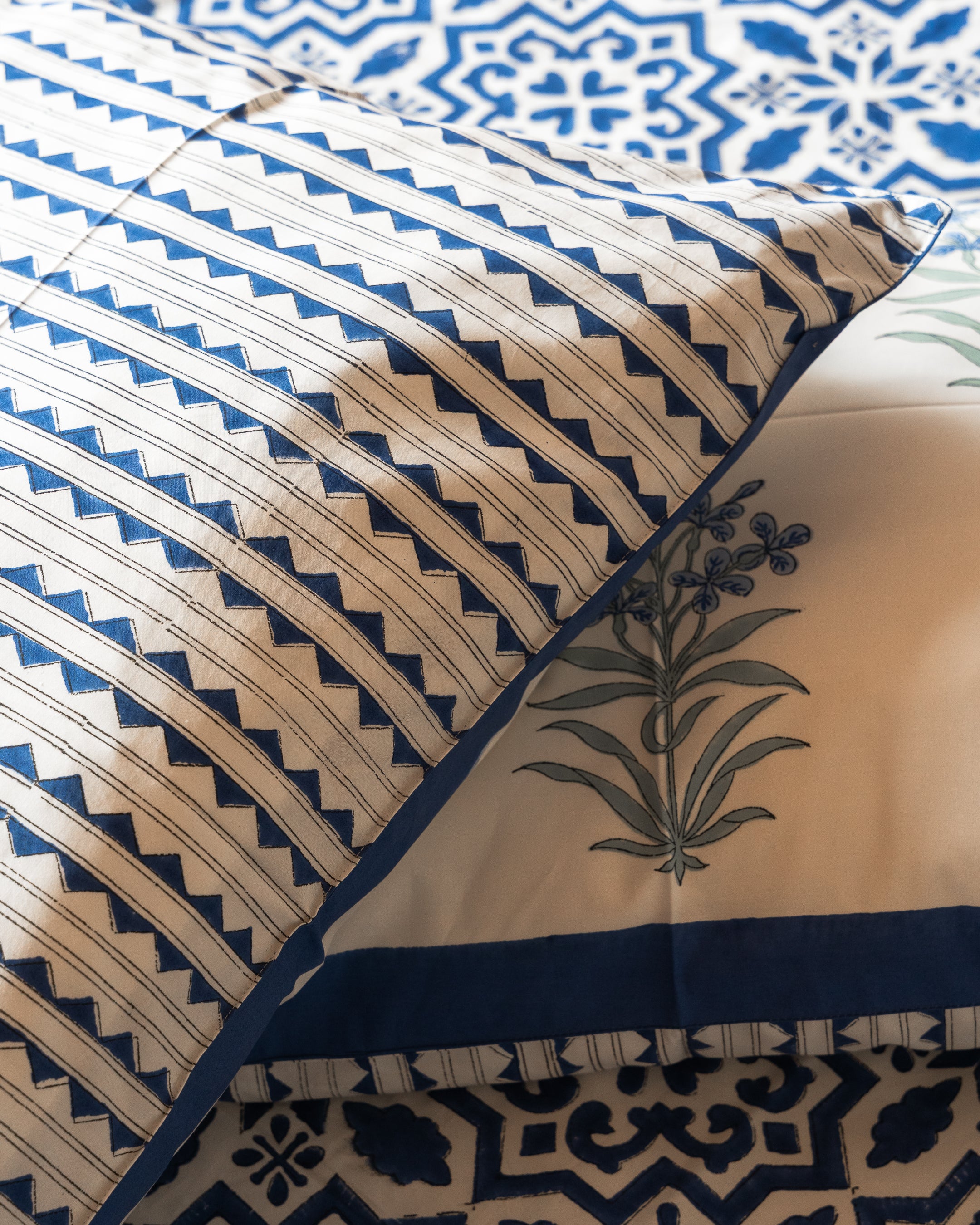 Neel Ocher – King Bedsheet