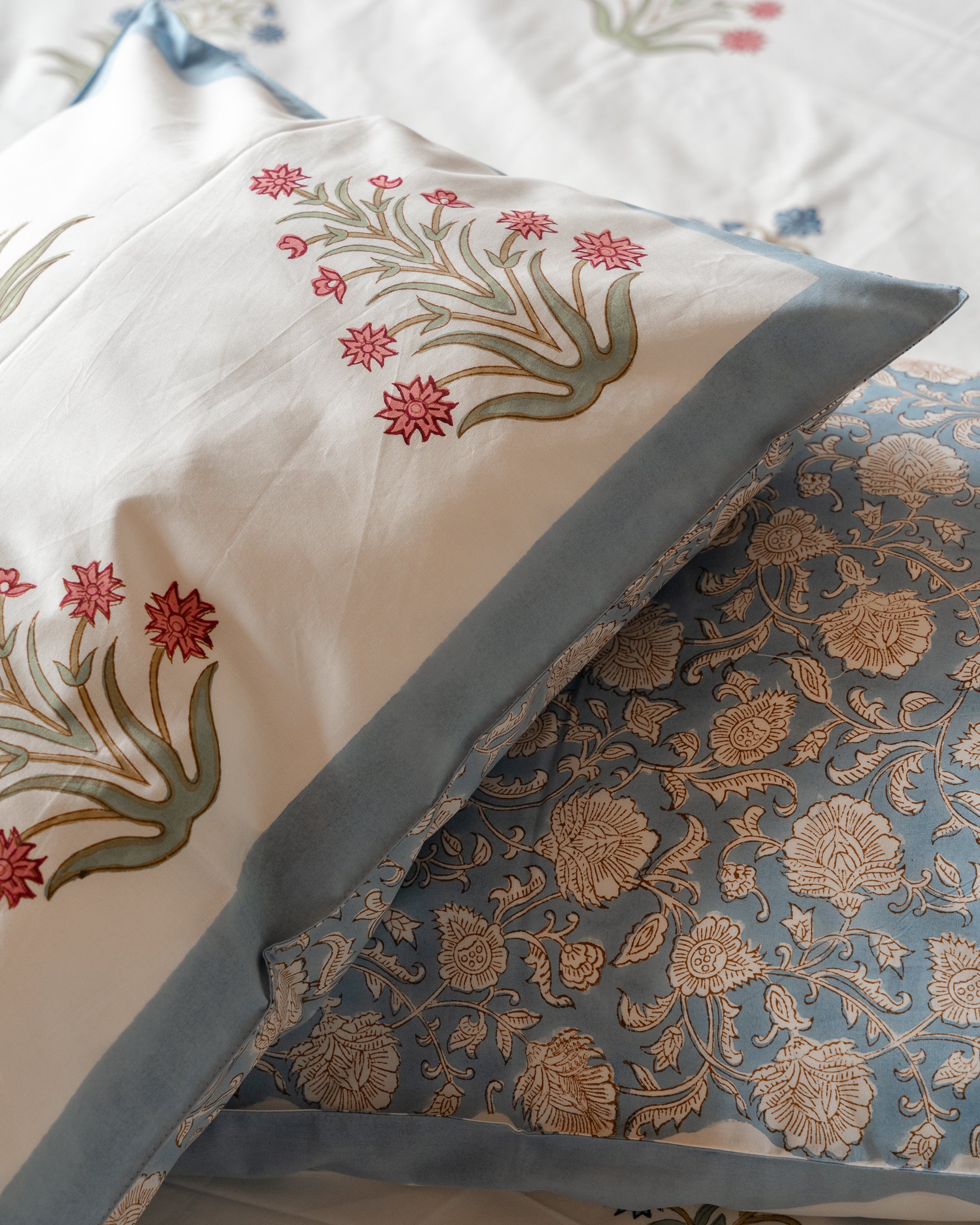 Ivory Indigo – King Bedsheet