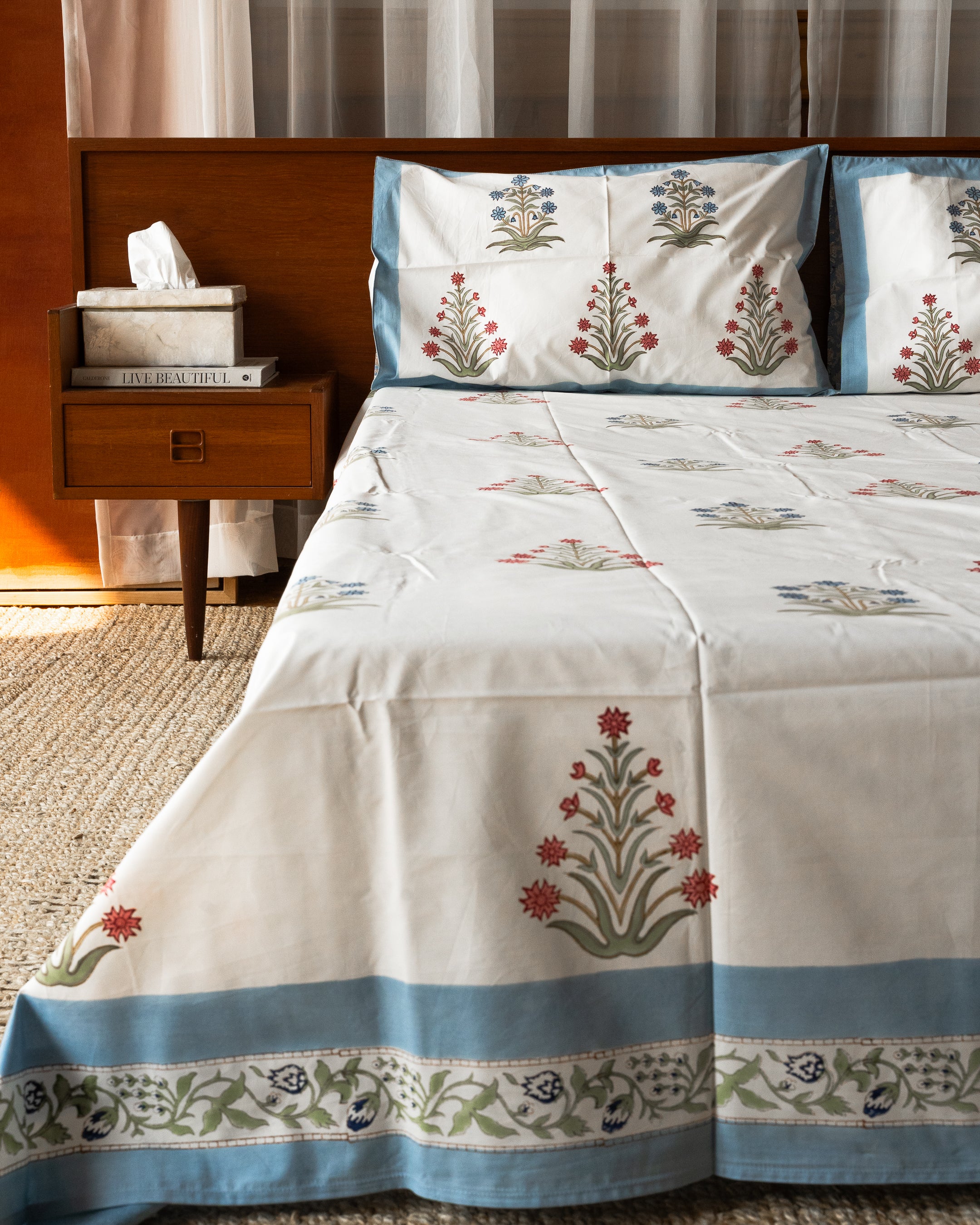 Ivory Indigo – King Bedsheet