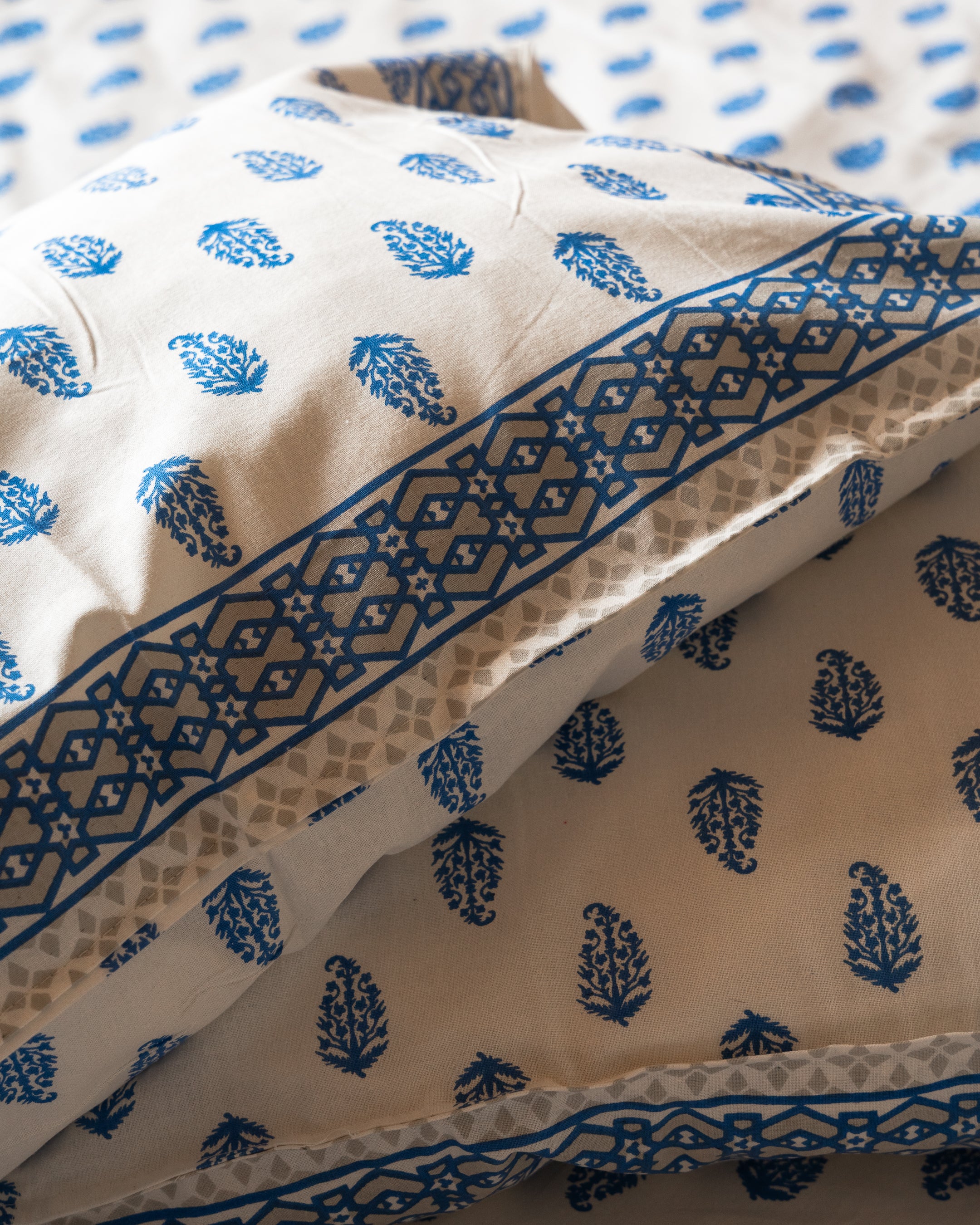 Ambi Indigo – Queen Bedsheet