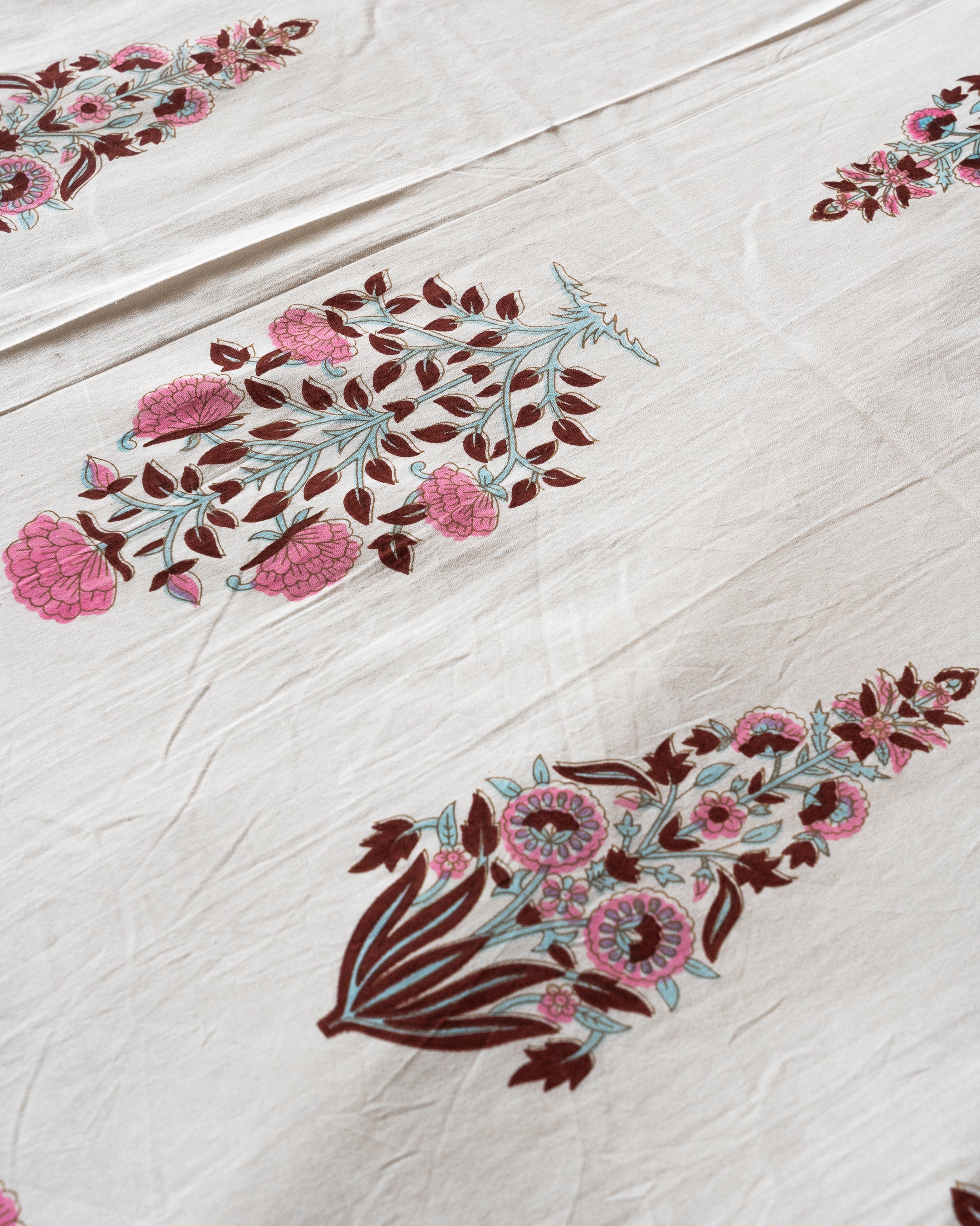 Mehendi Kamal – Queen Bedsheet