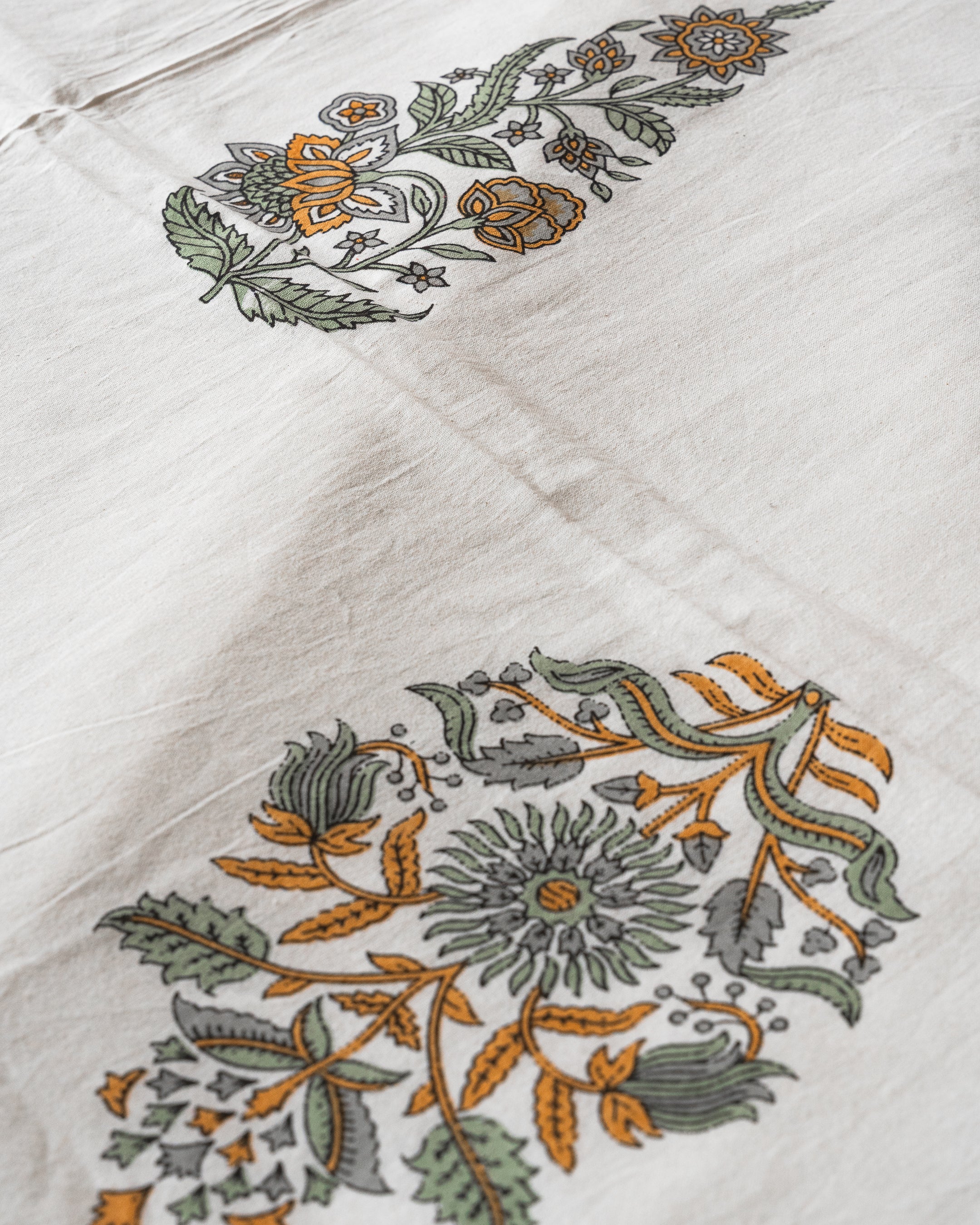 Sunehri – Queen Bedsheet