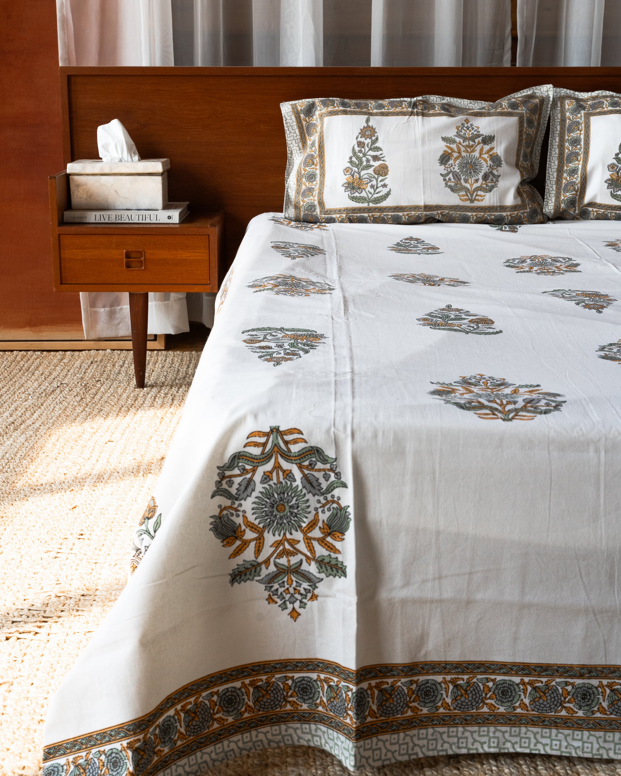 Sunehri – Queen Bedsheet