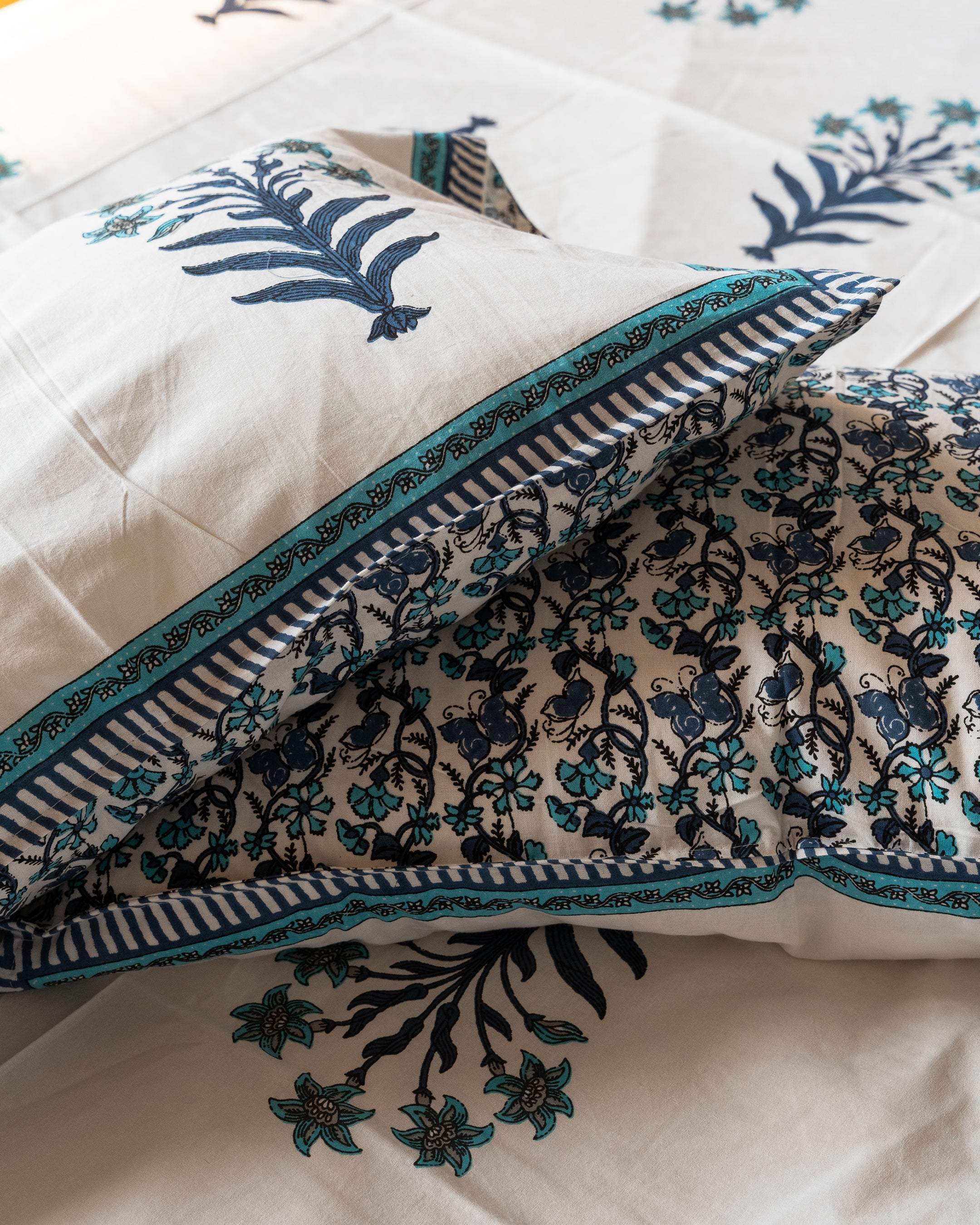 Baarish Blue – Queen Bedsheet